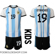 Argentina Nicolas Otamendi #19 Hjemmebanetrøje Børn VM 2022 Kortærmet (+ Korte bukser)