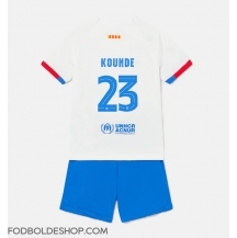 Barcelona Jules Kounde #23 Udebanetrøje Børn 2023-24 Kortærmet (+ Korte bukser)