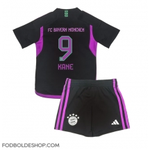 Bayern Munich Harry Kane #9 Udebanetrøje Børn 2023-24 Kortærmet (+ Korte bukser)