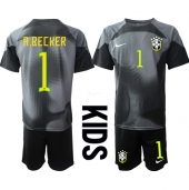 Brasilien Alisson Becker #1 Målmand Hjemmebanetrøje Børn VM 2022 Kortærmet (+ Korte bukser)