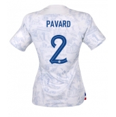 Frankrig Benjamin Pavard #2 Udebanetrøje Dame VM 2022 Kortærmet