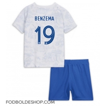 Frankrig Karim Benzema #19 Udebanetrøje Børn VM 2022 Kortærmet (+ Korte bukser)