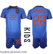 Holland Denzel Dumfries #22 Udebanetrøje Børn VM 2022 Kortærmet (+ Korte bukser)