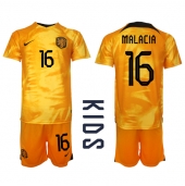 Holland Tyrell Malacia #16 Hjemmebanetrøje Børn VM 2022 Kortærmet (+ Korte bukser)