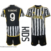 Juventus Dusan Vlahovic #9 Hjemmebanetrøje Børn 2023-24 Kortærmet (+ Korte bukser)