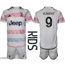 Juventus Dusan Vlahovic #9 Udebanetrøje Børn 2023-24 Kortærmet (+ Korte bukser)