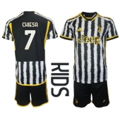 Juventus Federico Chiesa #7 Hjemmebanetrøje Børn 2023-24 Kortærmet (+ Korte bukser)