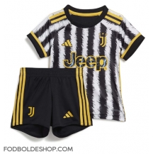 Juventus Hjemmebanetrøje Børn 2023-24 Kortærmet (+ Korte bukser)