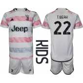 Juventus Timothy Weah #22 Udebanetrøje Børn 2023-24 Kortærmet (+ Korte bukser)