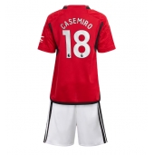 Manchester United Casemiro #18 Hjemmebanetrøje Børn 2023-24 Kortærmet (+ Korte bukser)