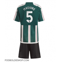 Manchester United Harry Maguire #5 Udebanetrøje Børn 2023-24 Kortærmet (+ Korte bukser)
