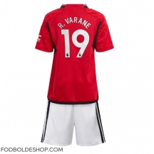 Manchester United Raphael Varane #19 Hjemmebanetrøje Børn 2023-24 Kortærmet (+ Korte bukser)