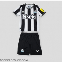 Newcastle United Hjemmebanetrøje Børn 2023-24 Kortærmet (+ Korte bukser)