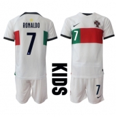 Portugal Cristiano Ronaldo #7 Udebanetrøje Børn VM 2022 Kortærmet (+ Korte bukser)